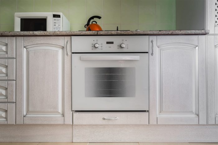 four dans une cuisine