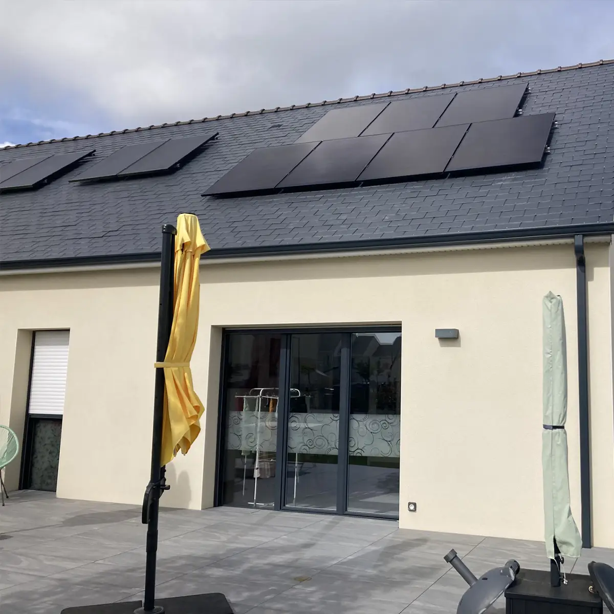 Installation d’un kit solaire photovoltaïque de 3 kWc.