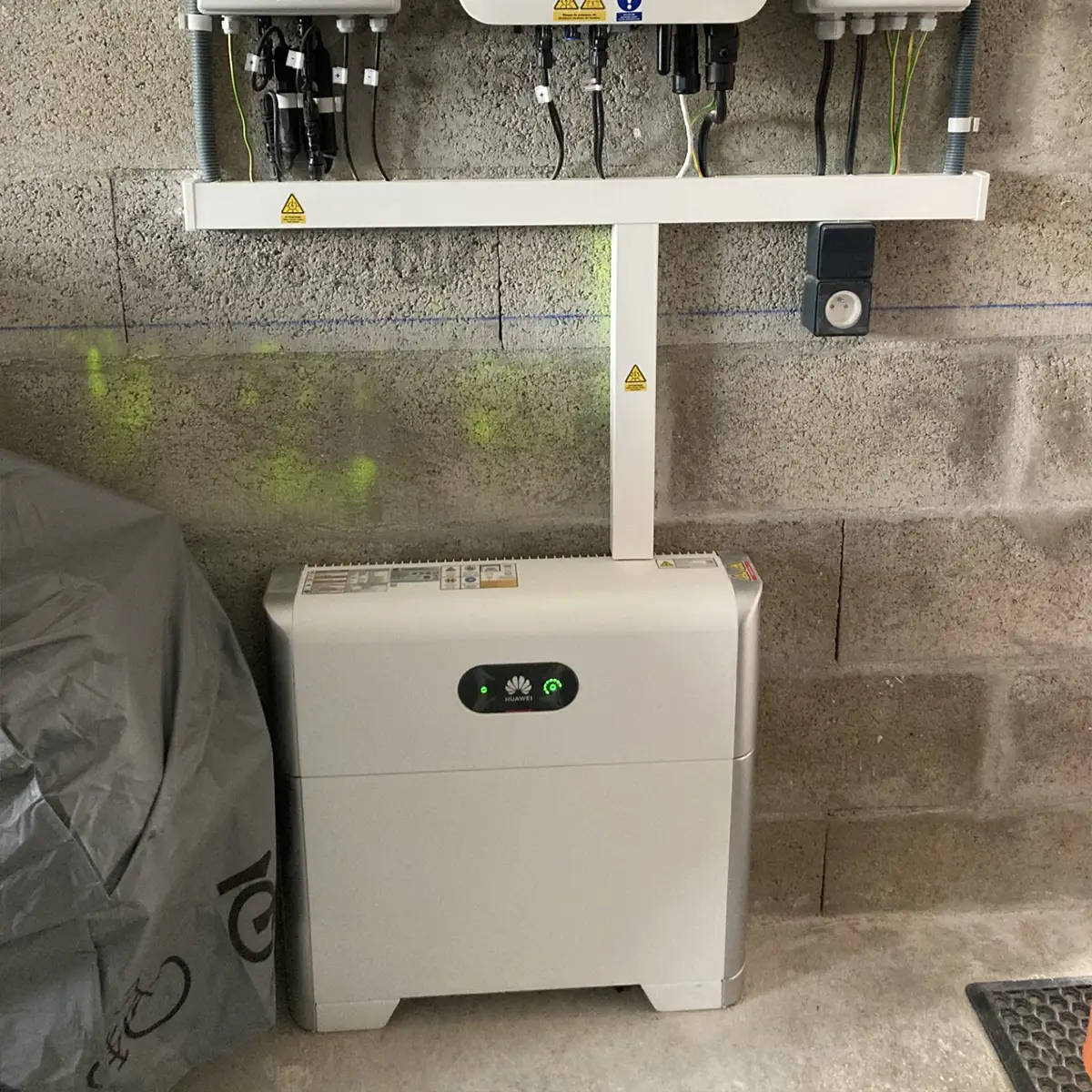 Association d’une batterie de 5 kW à l’installation photovoltaïque..