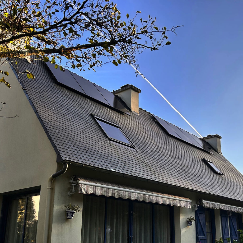 installation solaire photovoltaique sur toiture dans le finistere - aterno