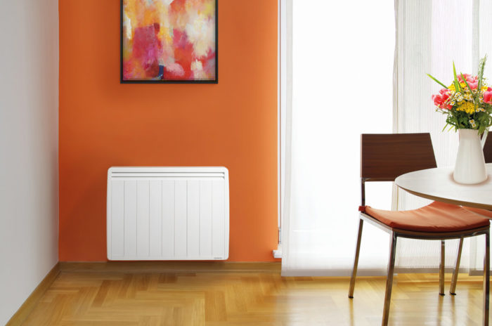 salle à manger équipé d'un radiateur basse consommation aterno