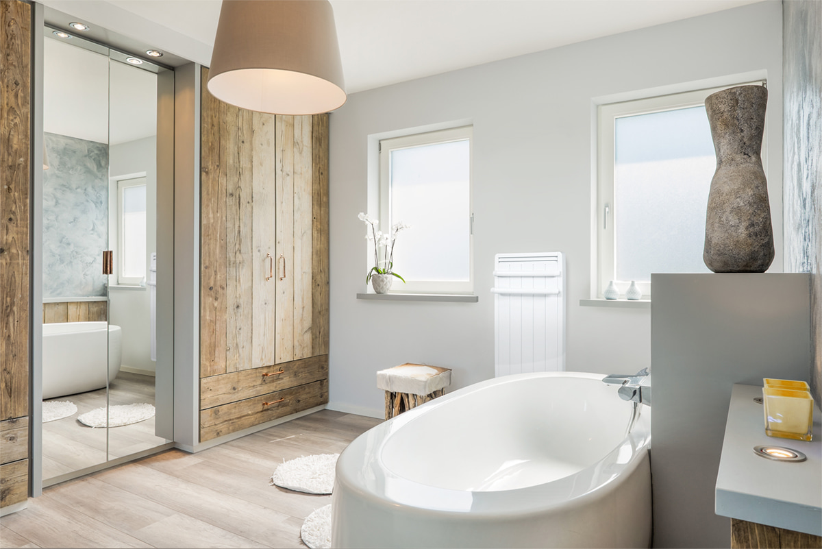 seche serviette electrique connecte Aterno dans une salle de bain moderne